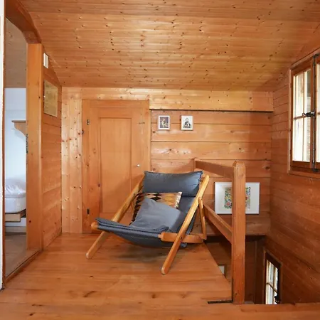 Traditionelles Chalet Schaermtanne - Griwa Rent Ag *