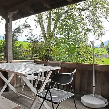 Traditionelles Chalet Schaermtanne - Griwa Rent Ag